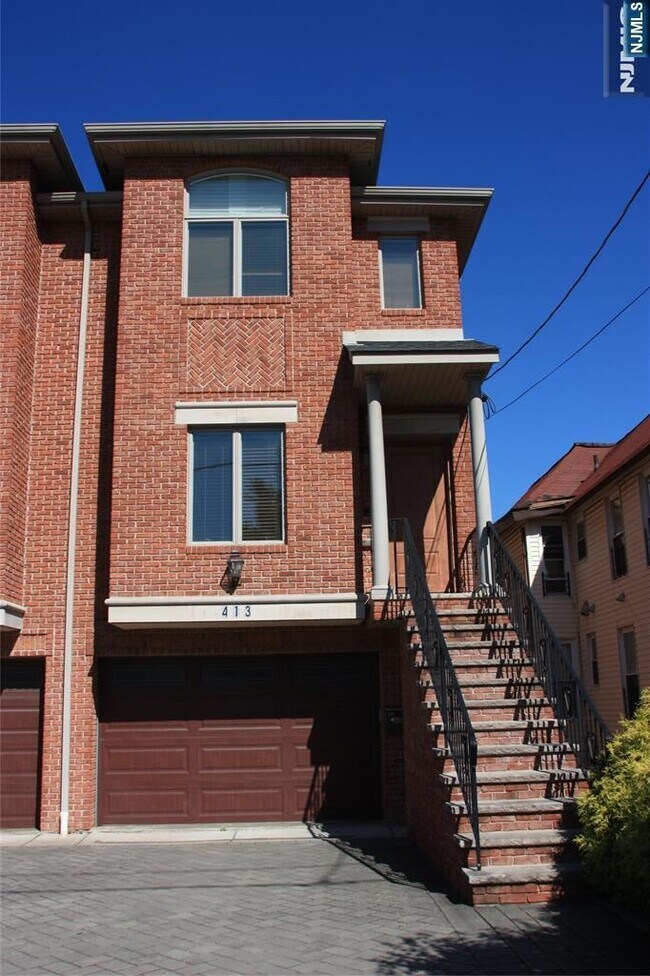 413 Westview Place, Fort Lee, NJ 07024