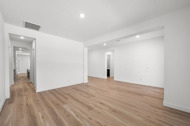 205 Caldwell Crest Ct, Henderson, NV 89015 - photo 3