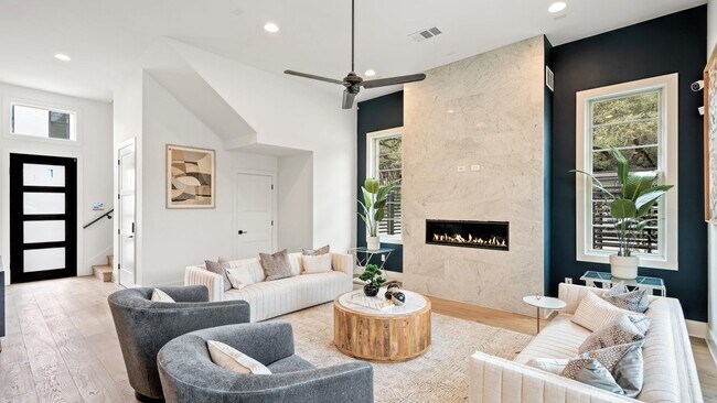 1719 Spyglass Dr unit 1, Austin, TX 78746 - photo 2