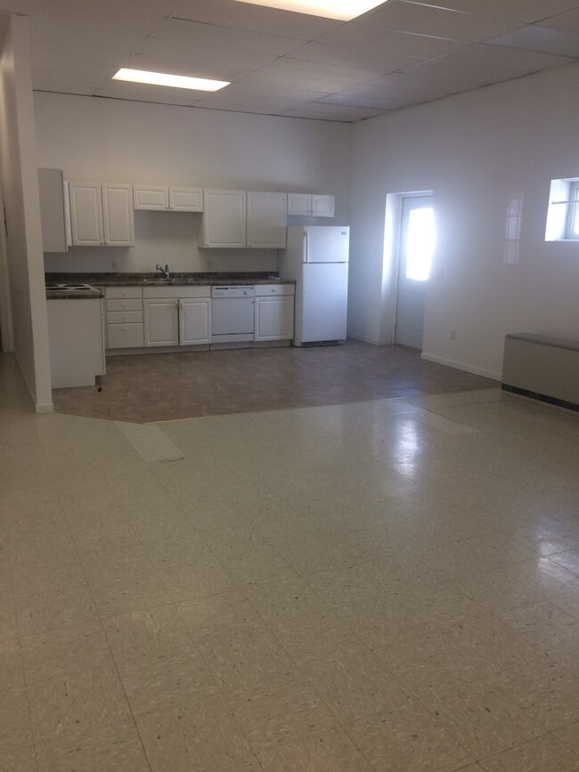 208 Center St Unit 7, Wimbledon, ND 58492