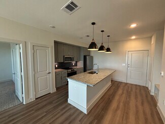 216 Flint Rdg Rd Unit b2, San Marcos, TX 78666