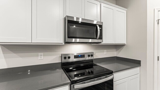 3639 Heritage Farm Ln, Amelia, OH 45102 - photo 5