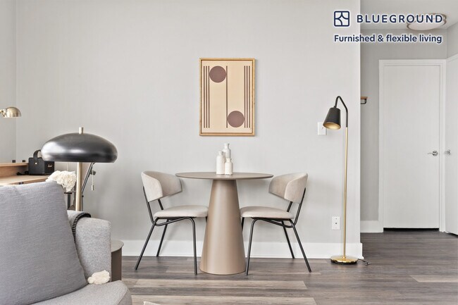 5600 N Sheridan Rd unit FL11-ID652, Chicago, IL 60660 - photo 6