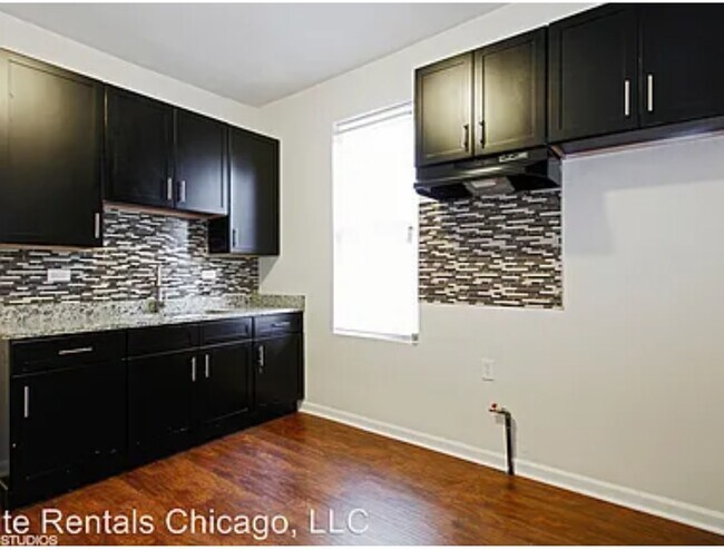 7524 S Ellis Ave unit 1, Chicago, IL 60619 - photo 4