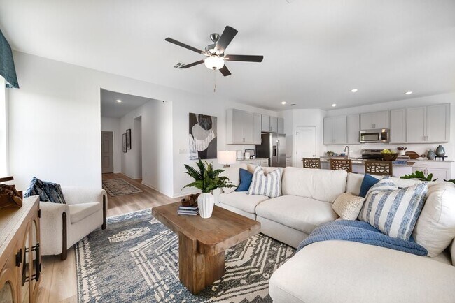 127 Mad Pupper Dr, Buda, TX 78610 - photo 4