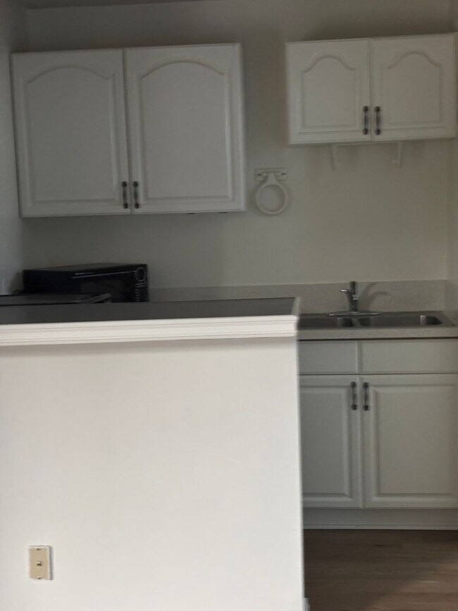 Bundy 1435 JVG, Los Angeles, CA 90025 - photo 5