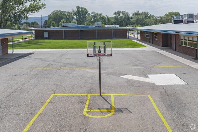Lincoln Orchard Mesa Elementary School is a Pre-K & Elementary School in Orchard Mesa.