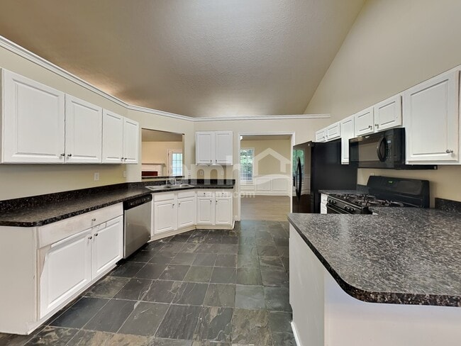 2710 Meadow Gate Way, Loganville, GA 30052 - photo 3