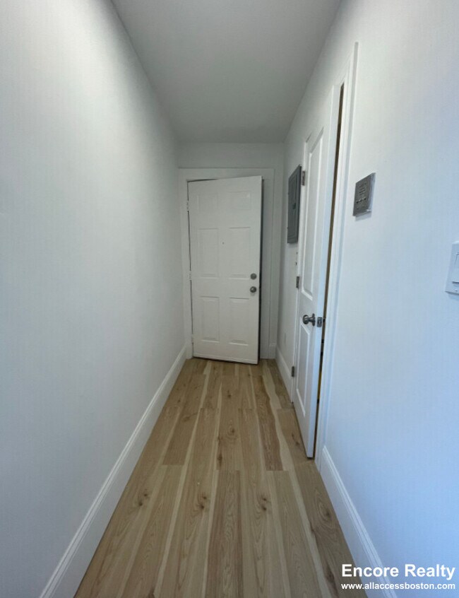 117 Orleans St unit 9, Boston, MA 02128 - photo 7