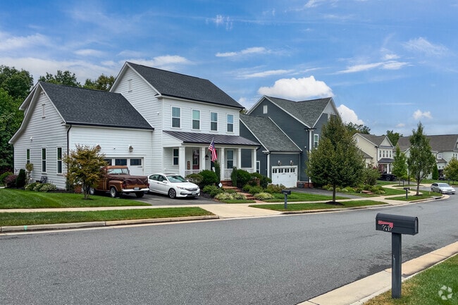Homes are nestled right next to one another in Potomac Shores.