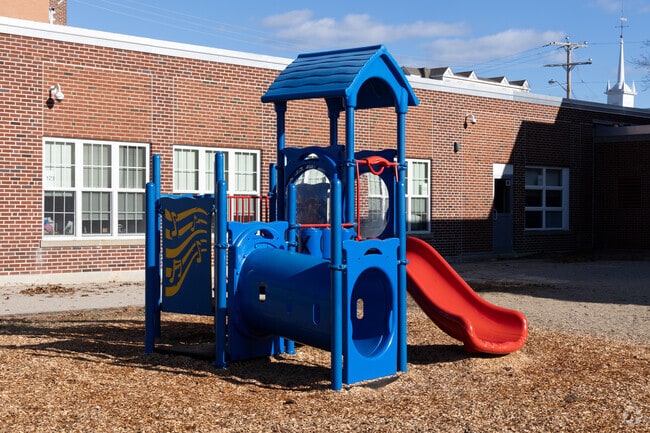 Hampton Centre School is a top choice for families in the Hampton area.