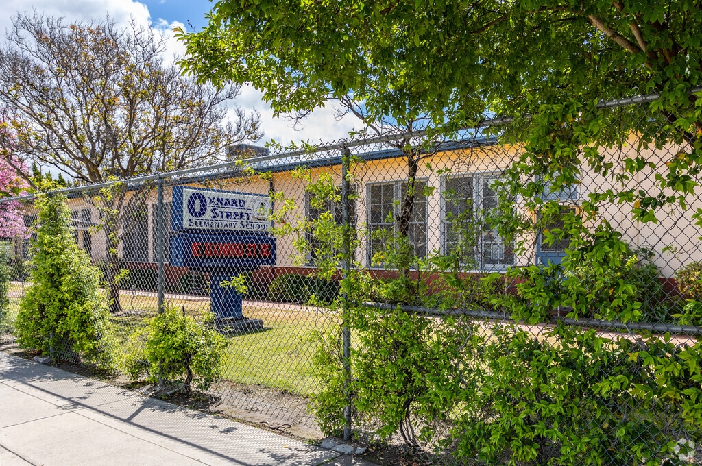 Oxnard Street Elementary School, Rankings & Reviews
