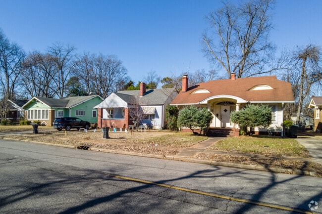 Enjoy the peaceful lifestyle that Arlington-West End provides.