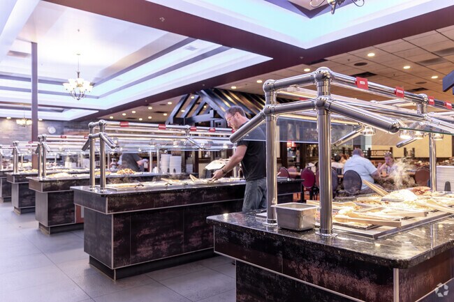 Eat your fill at the Star Ocean Buffet in Baihly Meadows.