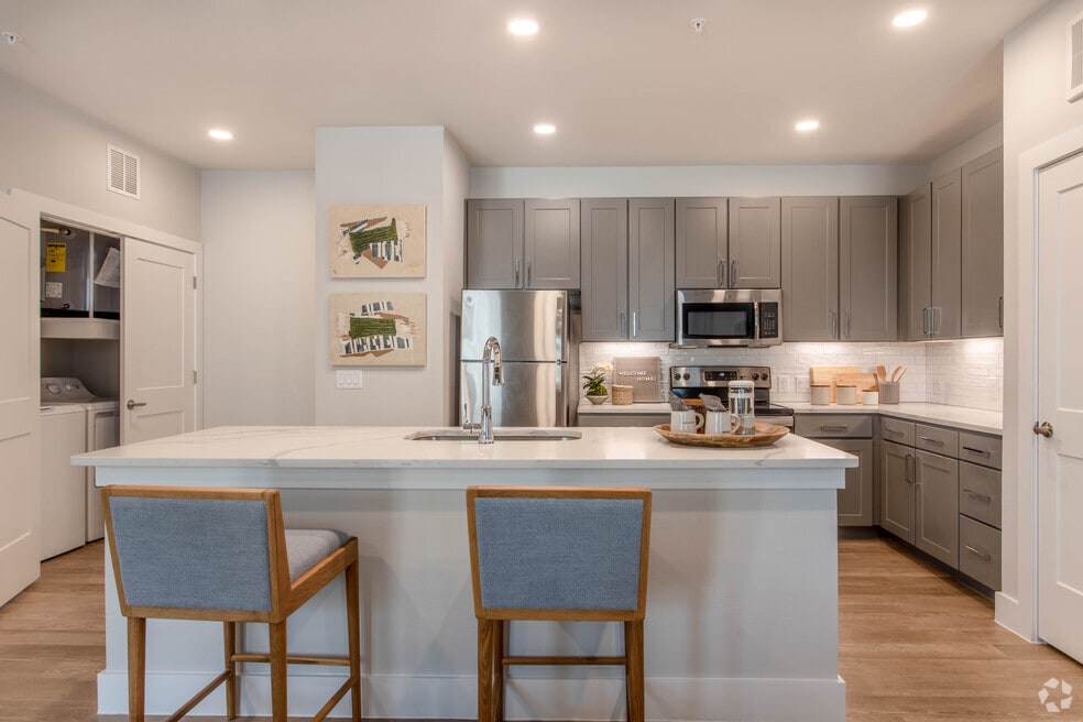 Harper Lake Houston, Humble, TX 77346 - photo 1