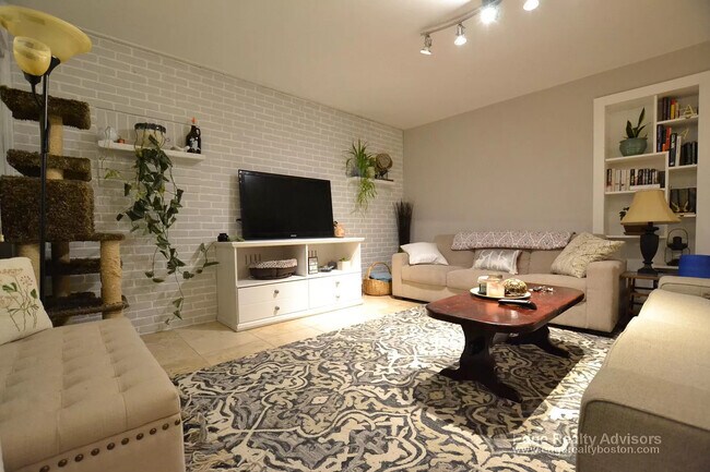 36 Kenrick St unit 1, Brighton, MA 02135 - photo 3