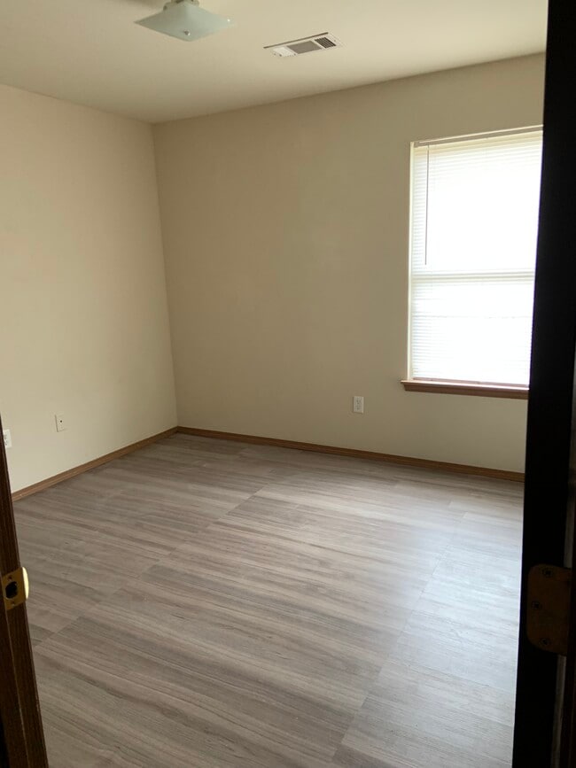 309 E Marietta Ct, Rogers, AR 72758 - photo 7