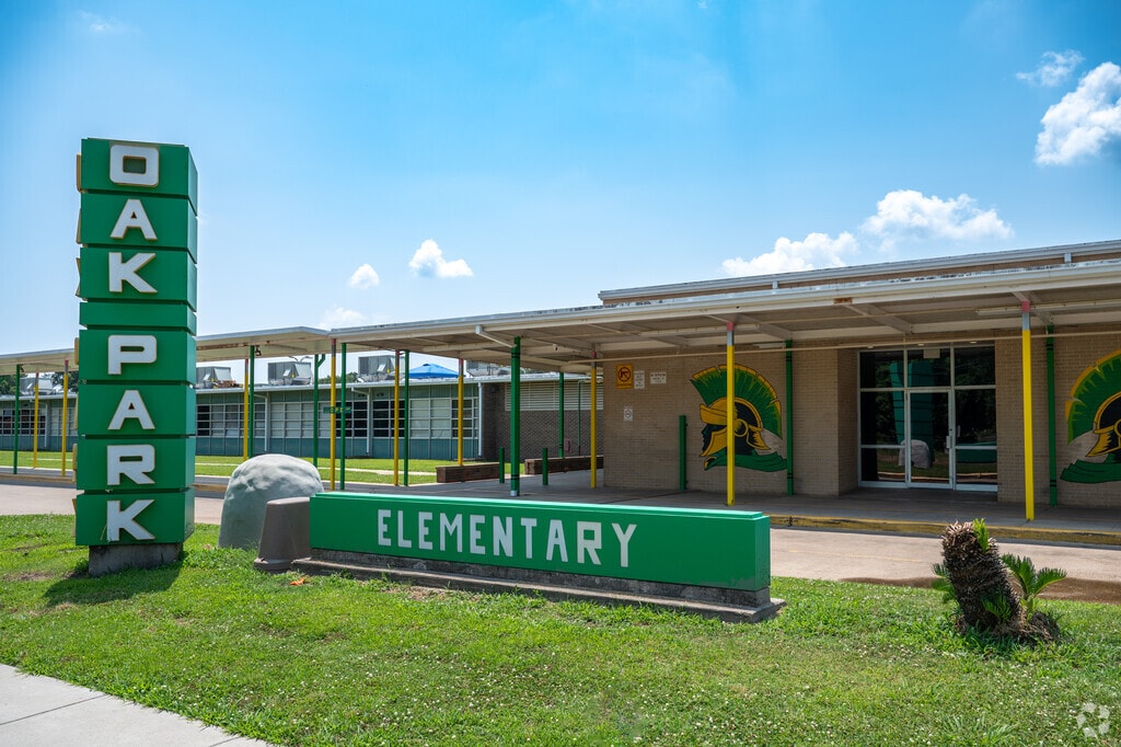 Oak Park Elementary has proudly served the Mooretown Community for the past years.