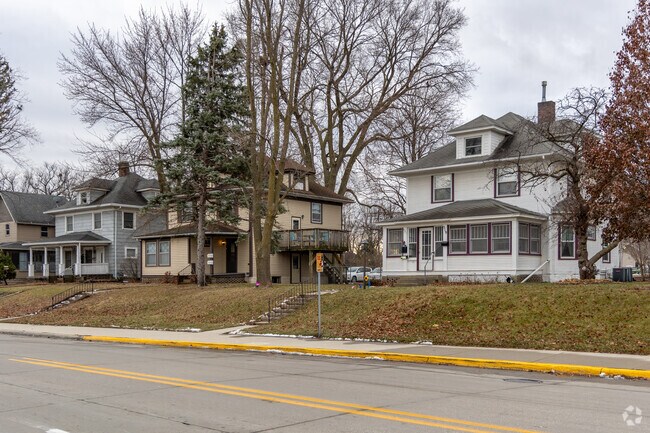 The American Foursquares in Roosevelt add a timeless elegance to the neighborhood.