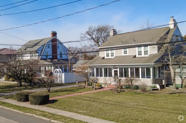 Many homes in South Valley Stream have spacious front and back yards.