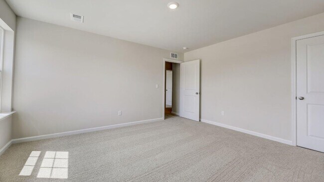 325 Atkinson St, Shenandoah Junction, WV 25442 - photo 4