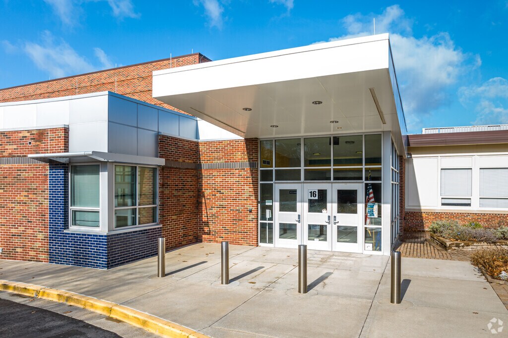 Belinder Elementary has small class sizes and amazing teachers.