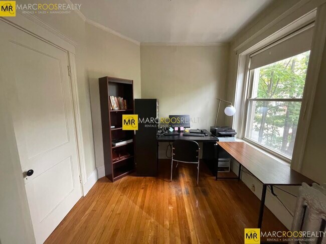 96 Winthrop Rd unit 1, Brookline, MA 02445 - photo 7