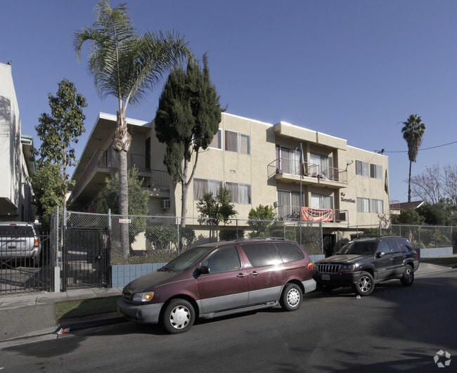 The Marathon, Los Angeles, CA 90029 - photo 2