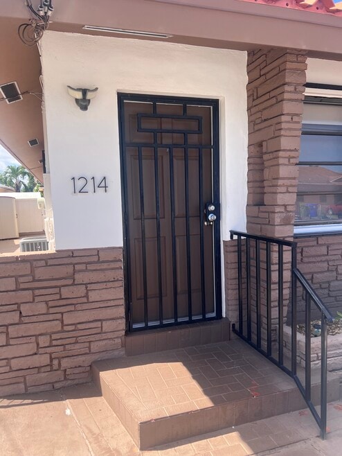 Entrance 1214