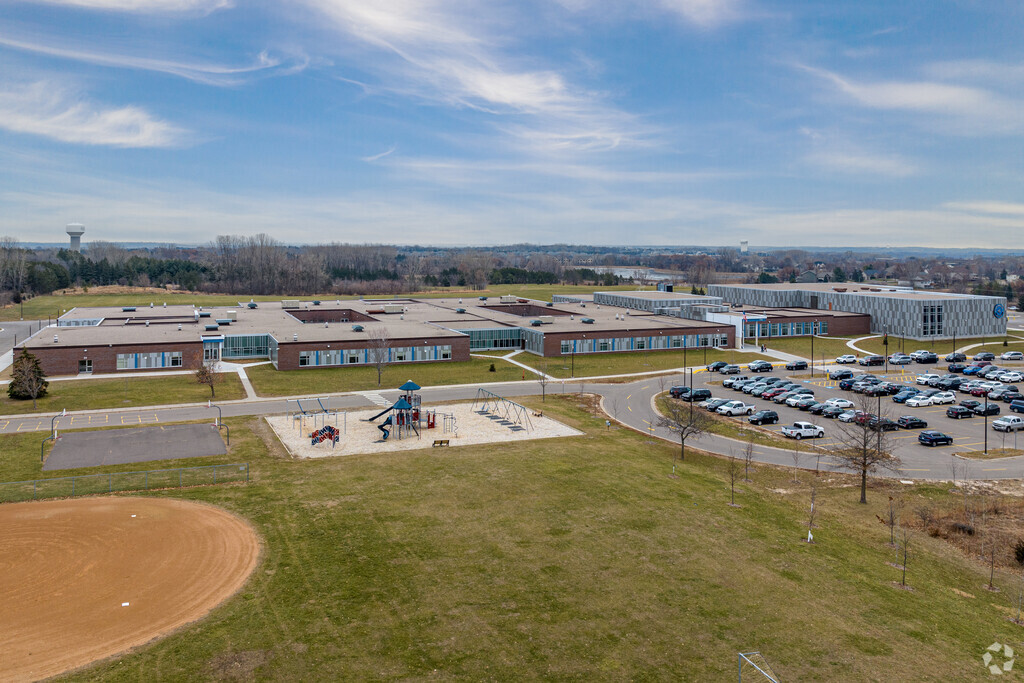 Skyview Community Elementary School is located in Oakdale, Minnesota.