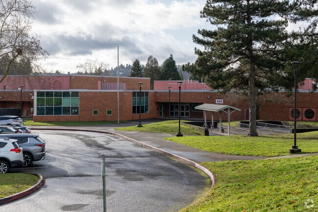 The main student entrance of Hollydale Elementary School.