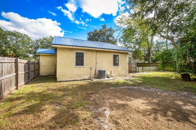 12716 Gillespie Ave, Jacksonville, FL 32218 - photo 6