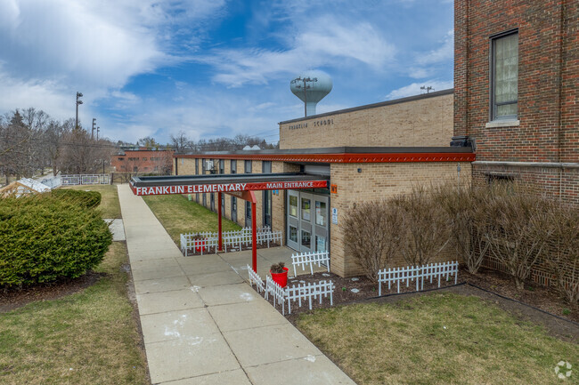 The main entrance at Franklin Elementary School.