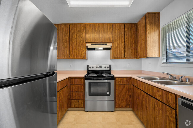 1BD, 1BA - 742SF - Kitchen