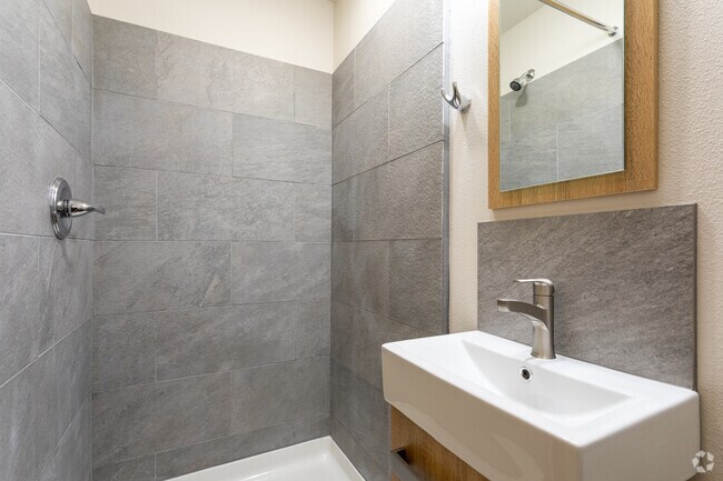 Studio Pointe Apartments, Portland, OR 97202 - photo 5