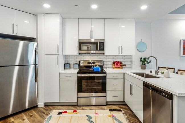 Link Apartments® Four12, Oakland, CA 94607 - photo 6