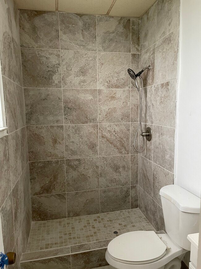 1628 Mckinley St unit Guest House, Hollywood, FL 33020 - photo 5