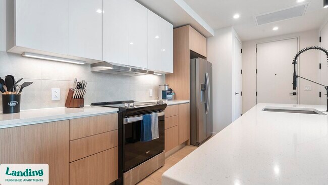 143 E Commerce St unit 703.1411782, San Antonio, TX 78205 - photo 6