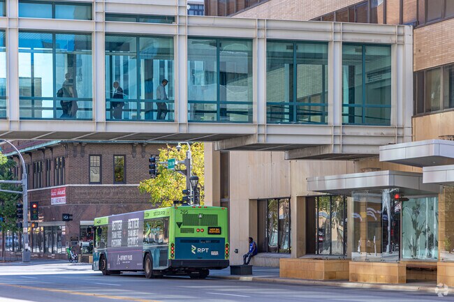 Although most people get around by car in Washington, public transit is available for commuters.