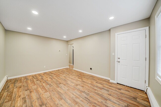 130 5th Ave unit 1, Bay Shore, NY 11706 - photo 5