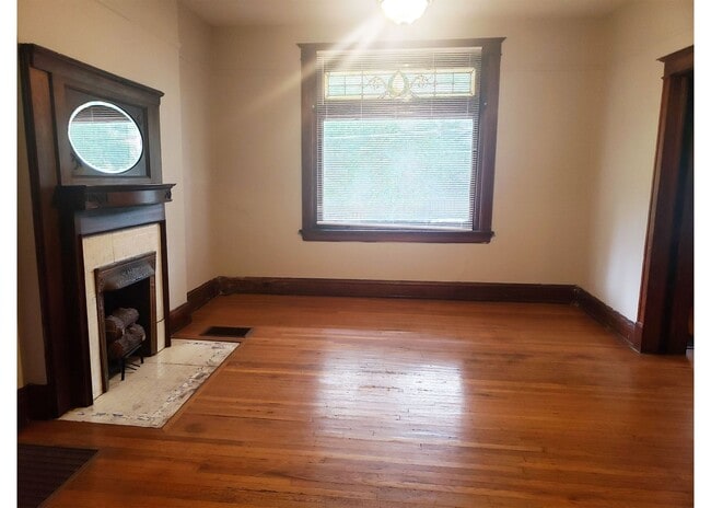 3204 Bishop St, Cincinnati, OH 45220 - photo 4