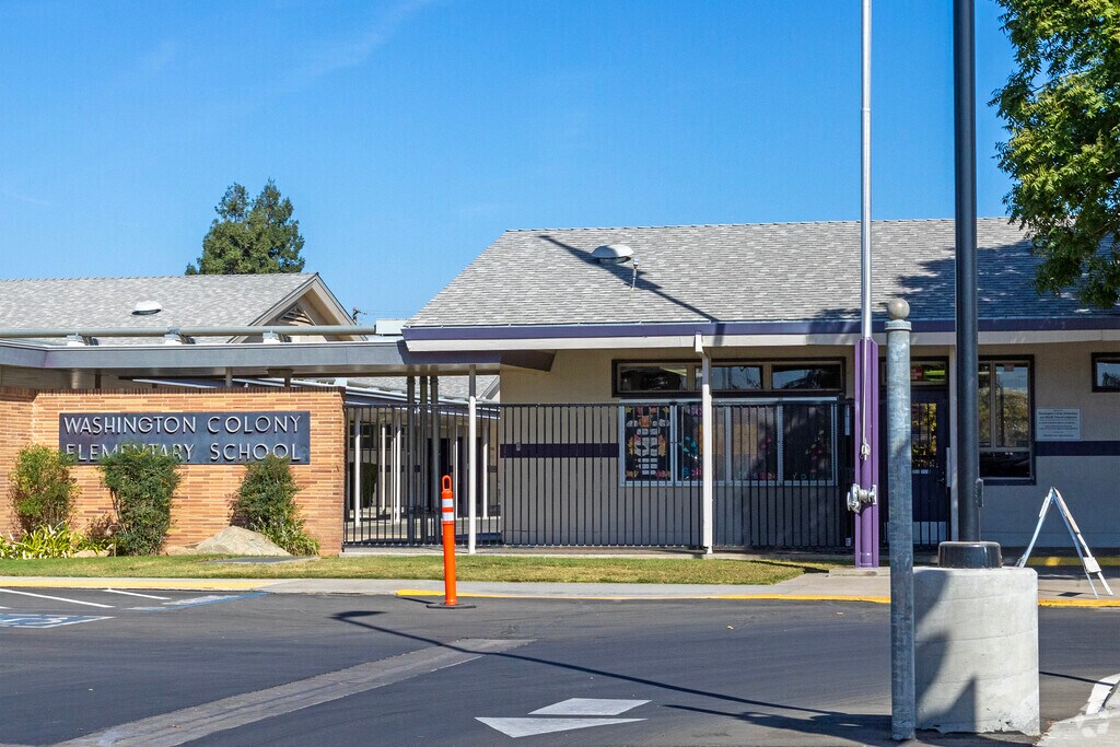 Washington Colony Elementary School serves grades K-6 in Easton.