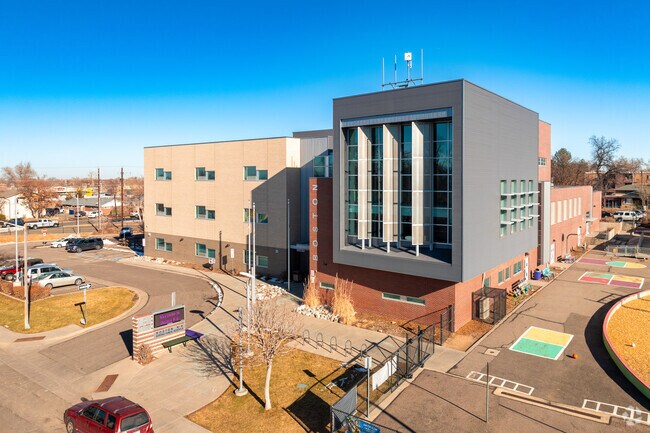 Boston p-8 School is a public elementary and middle school in Del Mar Parkway.