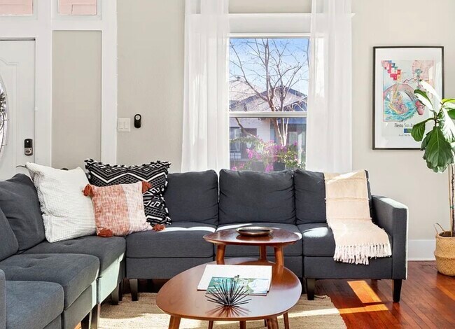 703 E Euclid Ave unit 1, San Antonio, TX 78212 - photo 2