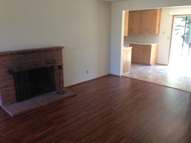 820 NE Woodcrest Ave, Corvallis, OR 97330 - photo 3