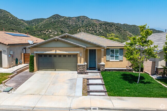 Rosena Ranch homes feature updated kitchens and easy access to scenic trails.