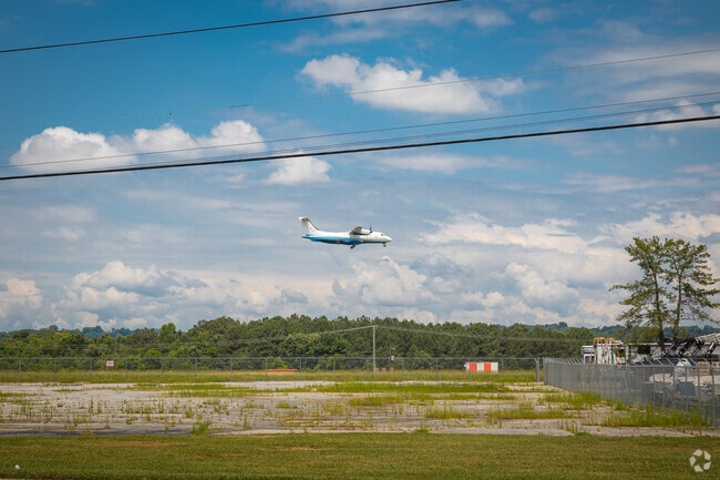 Watch a variety of airplanes take off and land in Brainerd Hills at the Chattanooga Airport.