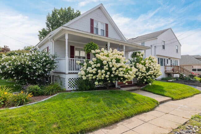 In Sommerville you can find Cape Cod homes with cozy front porches.
