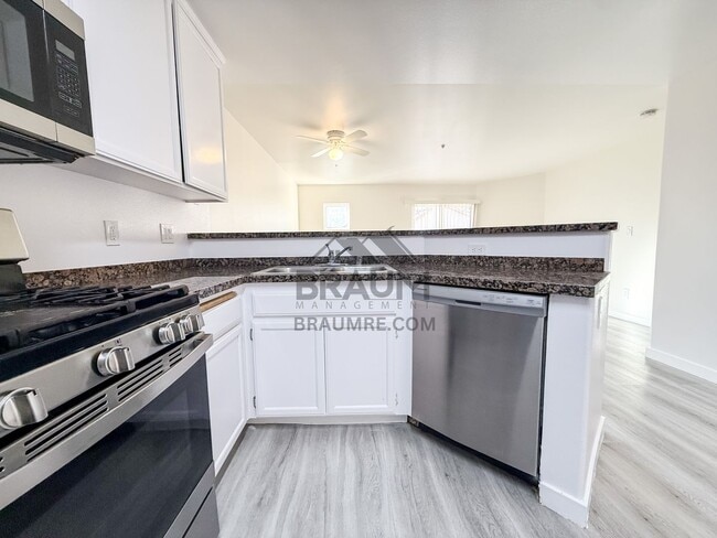 7323 Winnetka Ave unit 107, Winnetka, CA 91306 - photo 7