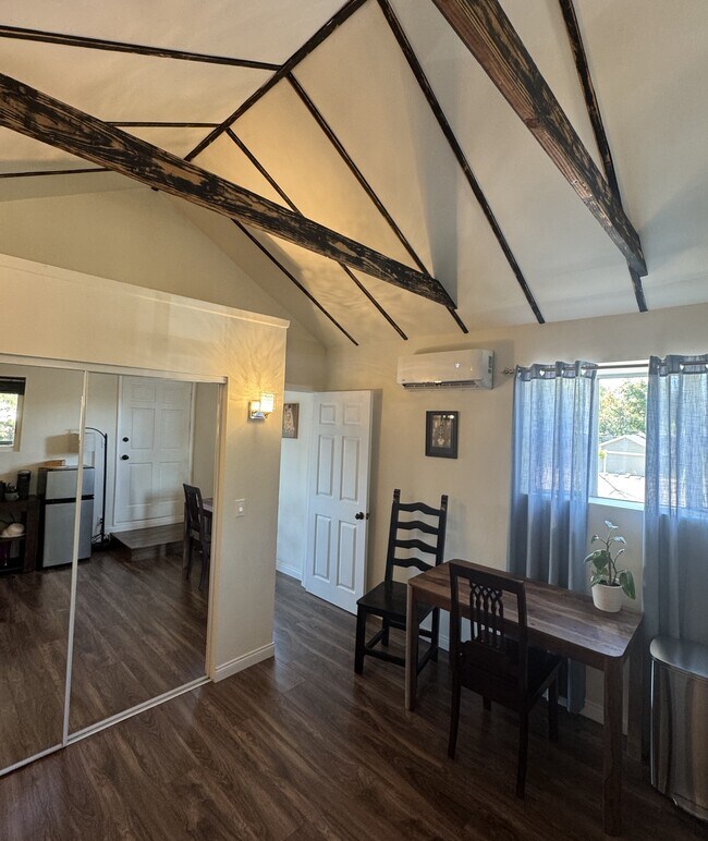 1623 Campus Rd unit B - Fully Furnished, Los Angeles, CA 90041 - photo 6